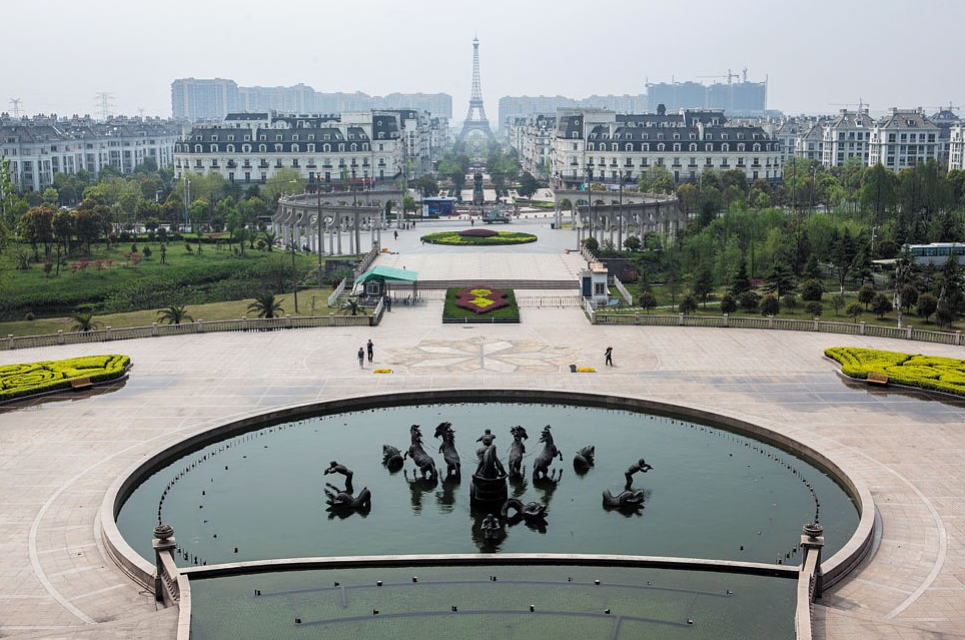 China's Tianducheng Is an Eerie Ghost Town Version of Paris, Smart News