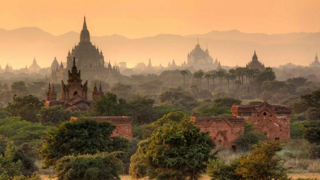 Burma - Myanamar - Bagan Temples 2