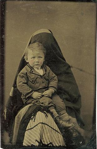 Hidden Mother Photographs - Victorian - scared