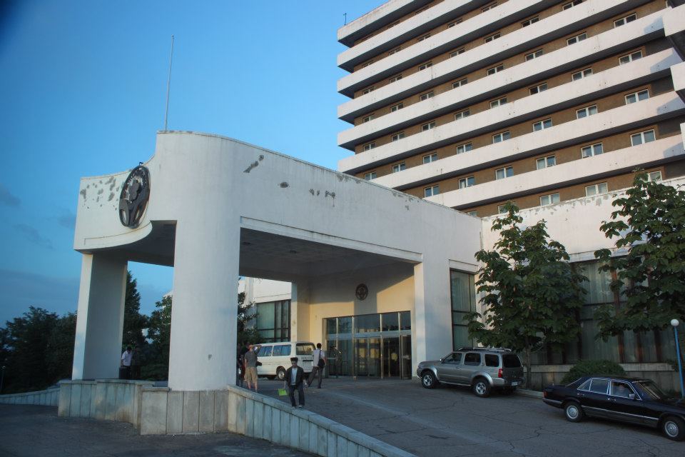 Inside-North-Korea-Hotel.jpg